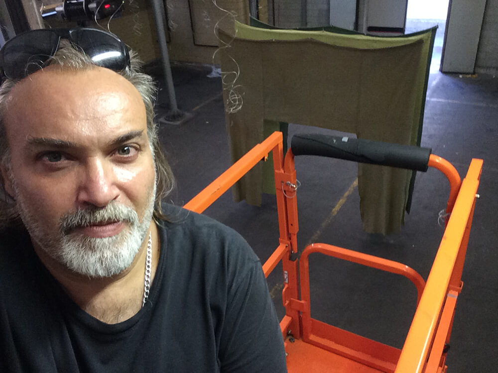 02-massimoburgio-burningmax-50shadesofgreen-salonecanapamilano2019-installation